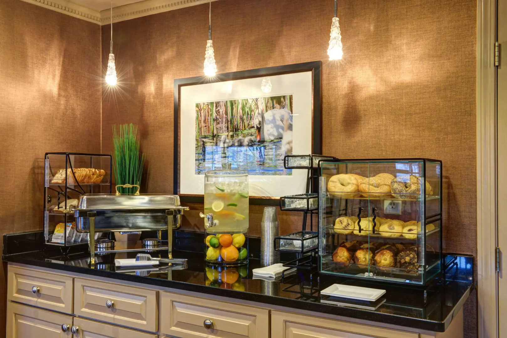 Port Inn and Suites Portsmouth, an Ascend Collection Hotel