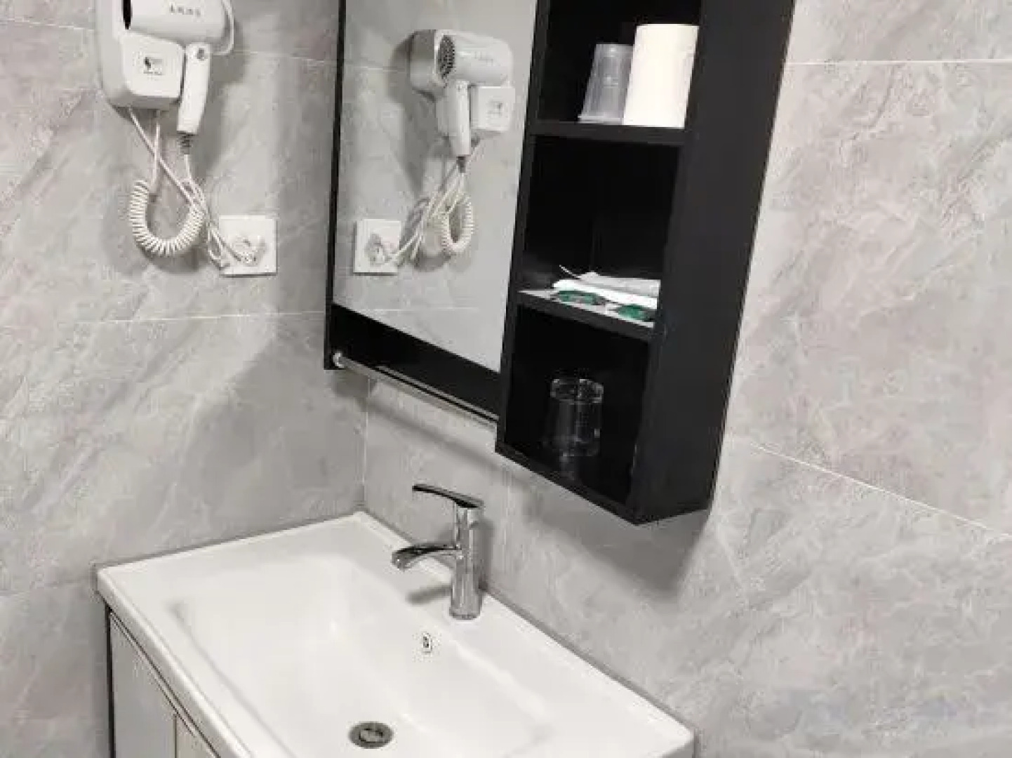 Molonglo South Hotel