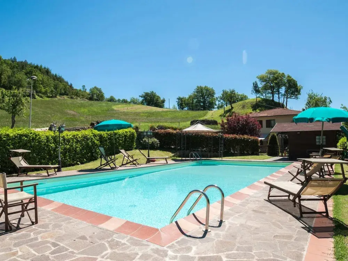 Villa in Lonnano With Pool