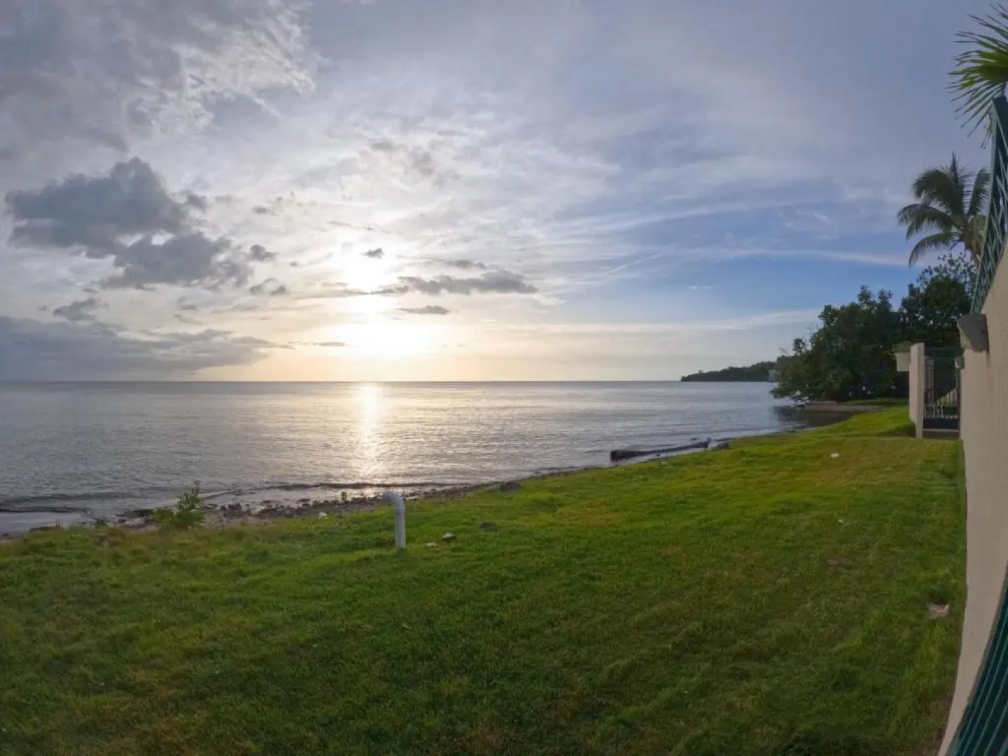 In Joyuda Beach, Apartment with Pool & Basketball Court