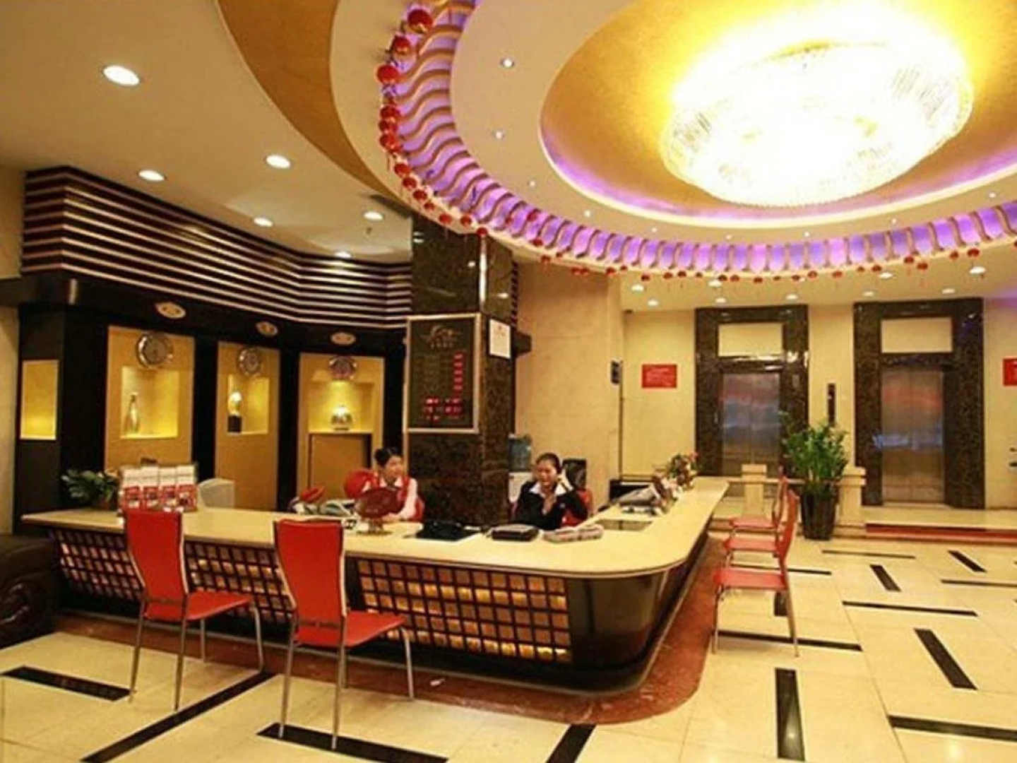 Jin Yu Hotel (Zhuhai Gongbei Port Pedestrian Street)