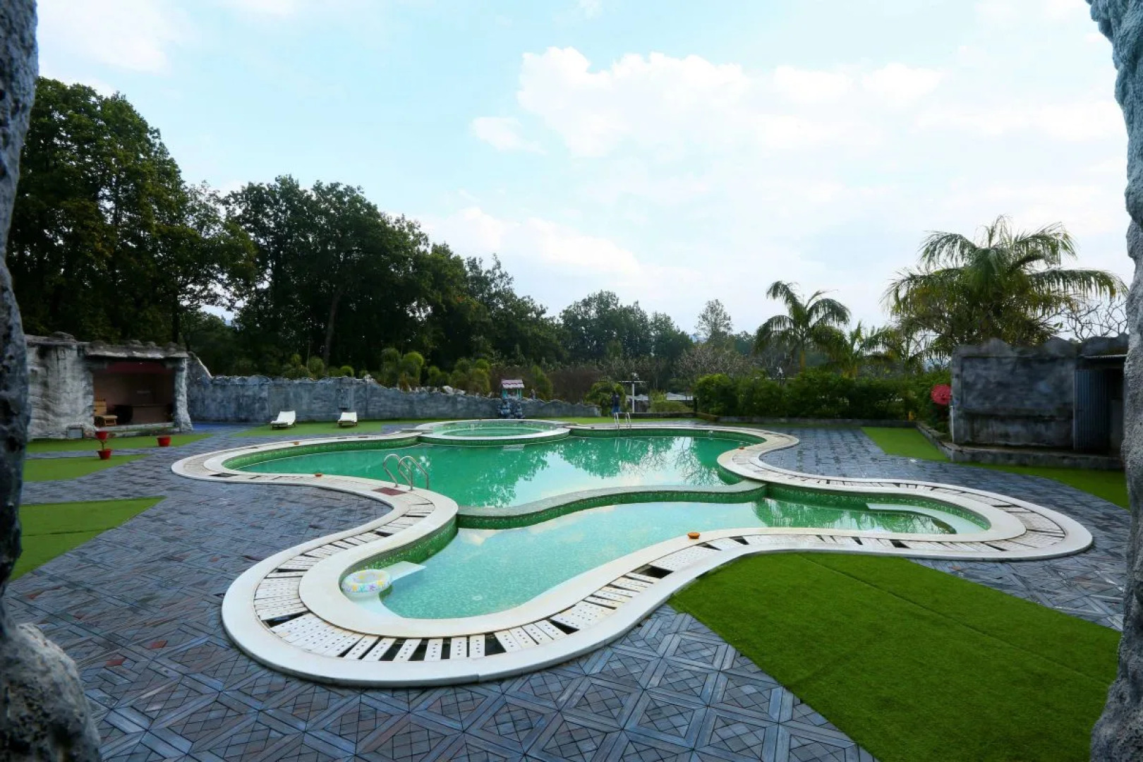 Brys Caves The Jungle Resort