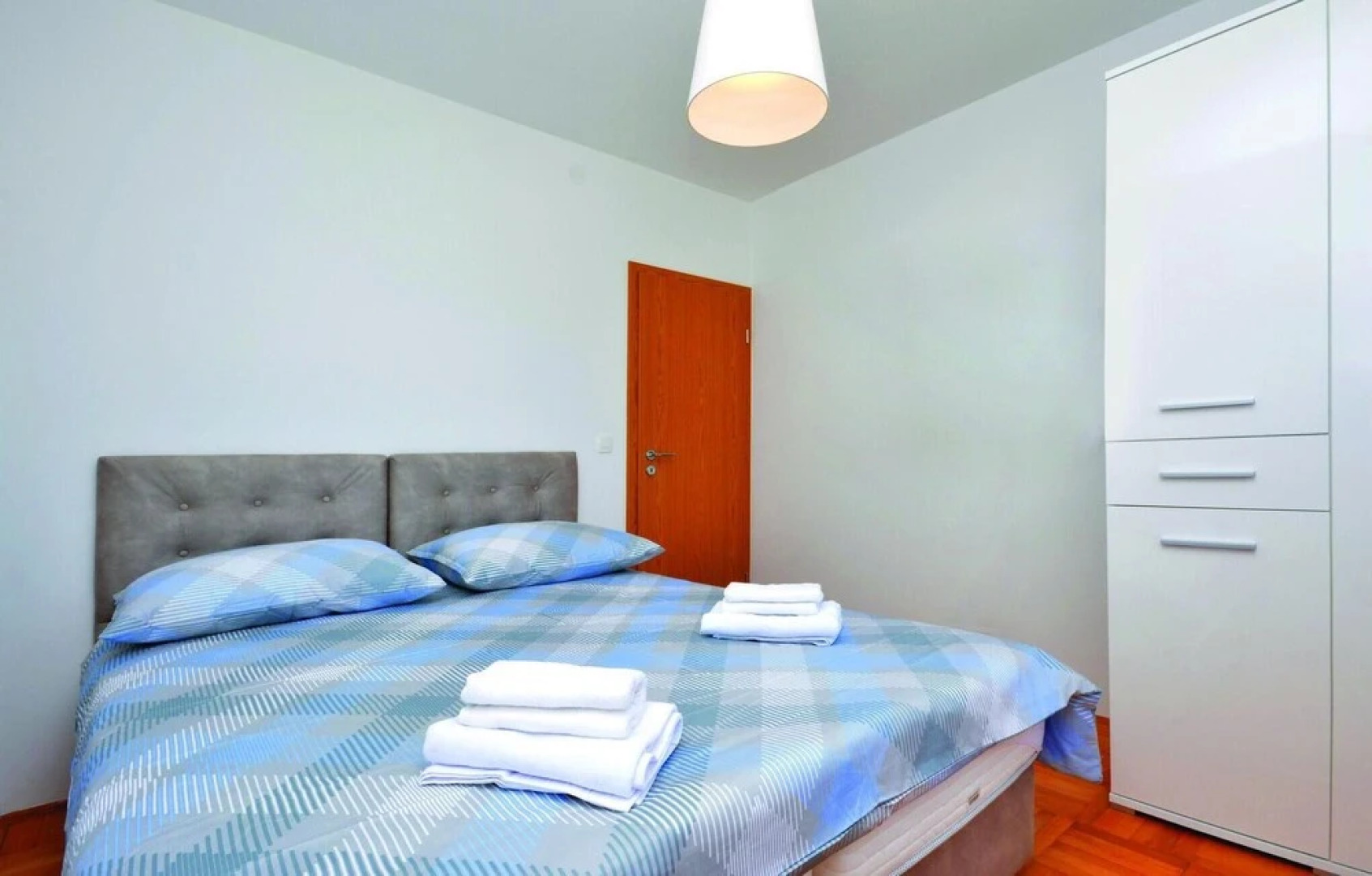 Amazing Home in Zrnovnica With Wifi and 2 Bedrooms