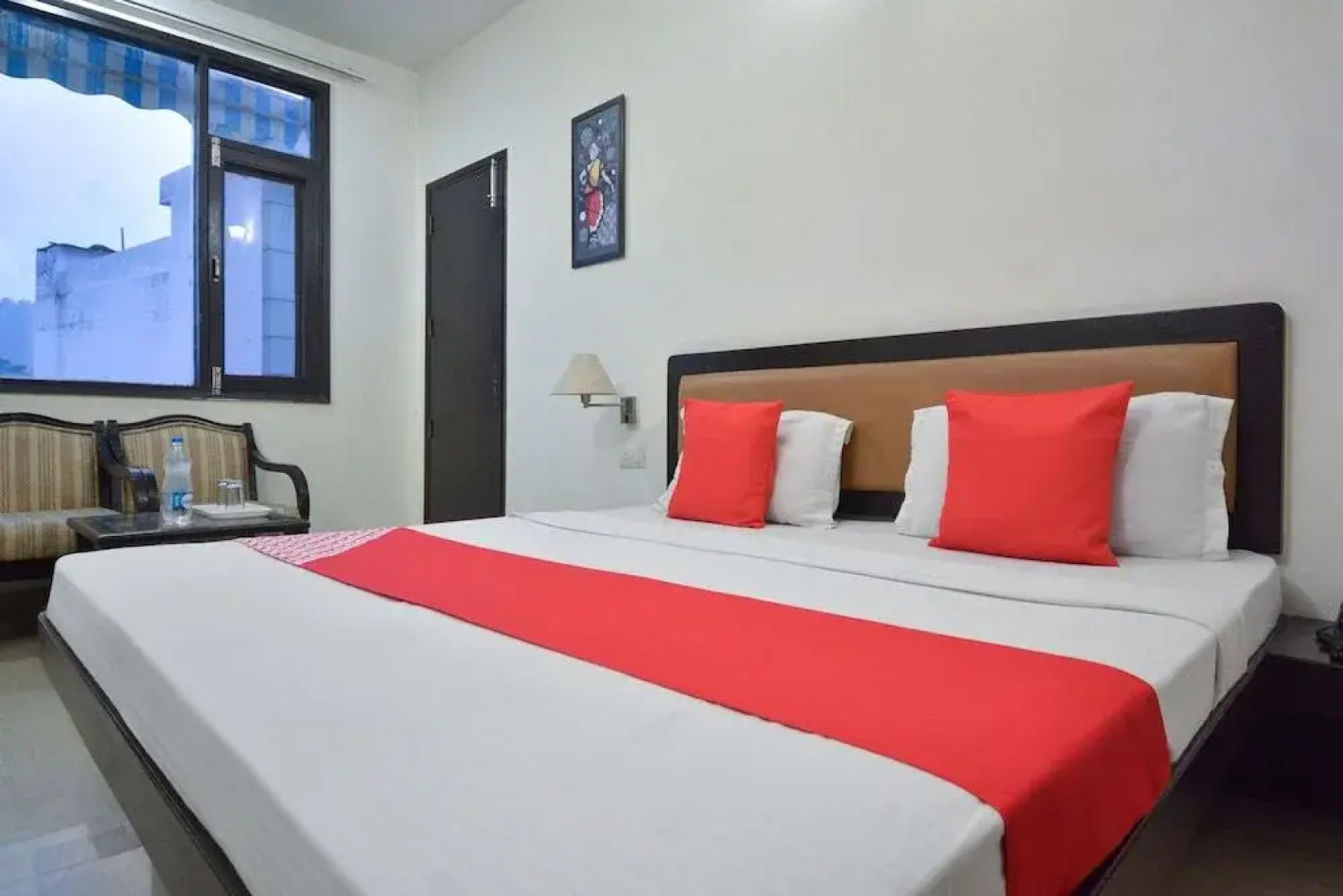 Oyo 32424 Hotel Lavanya