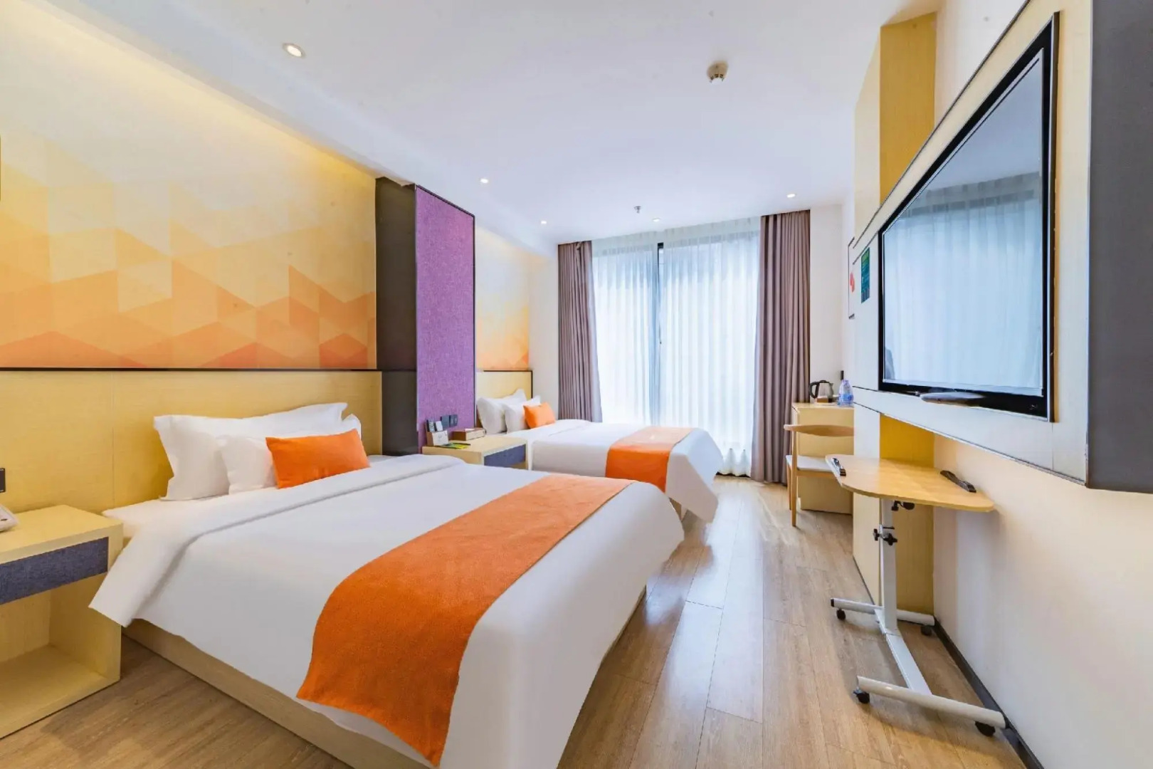 Huanyu Prestige Hotel (Lingshan People's Hospital)