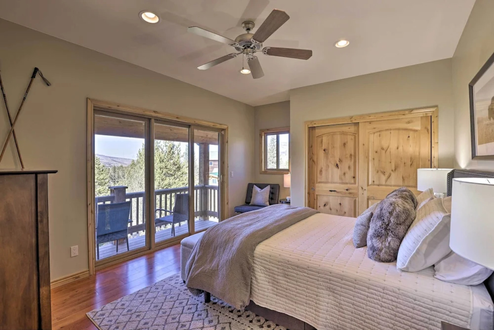 Cabin w/ Game Room & Mtn Views in Silverthorne!