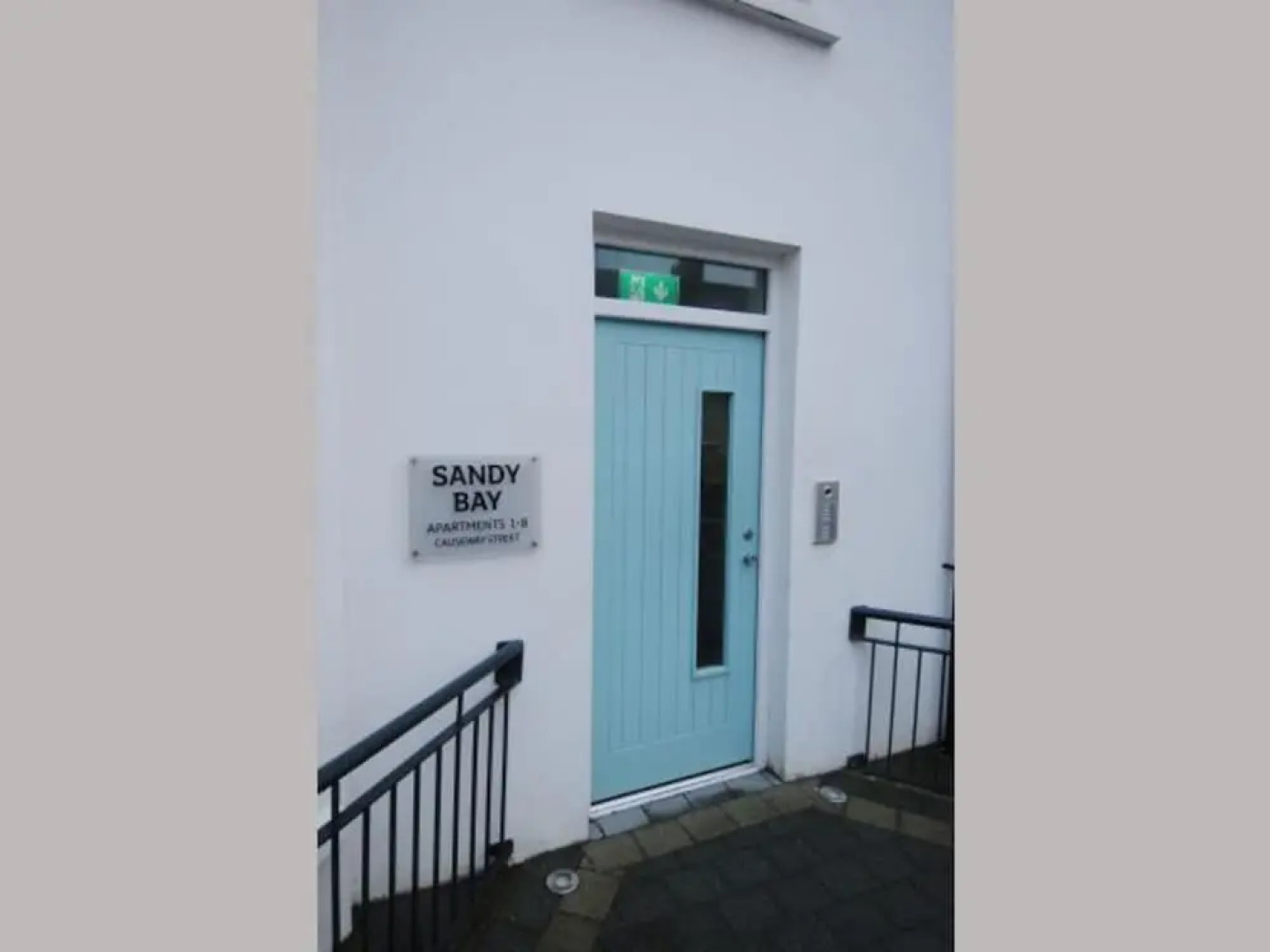 No2 Sandy Bay , Luxury Beachfront Apartment