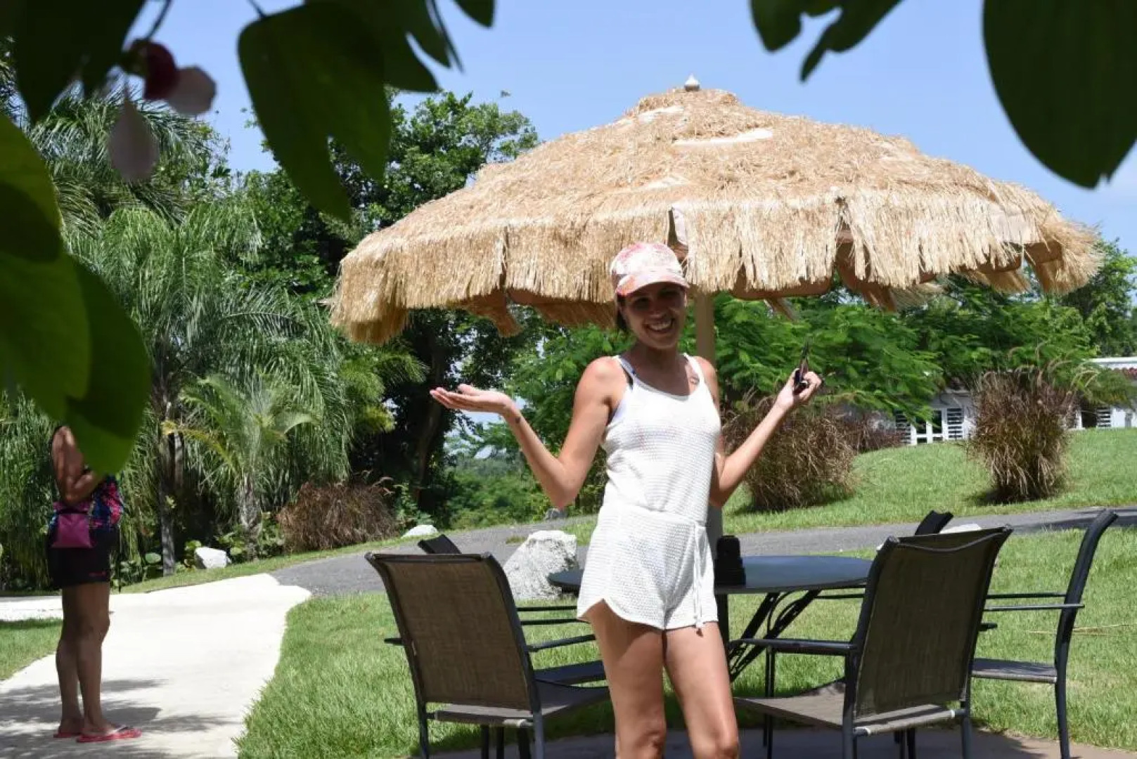 Isabela Villa sleeps 40, pool, Jacuzzi, BBQ, power plant, volley, pool table