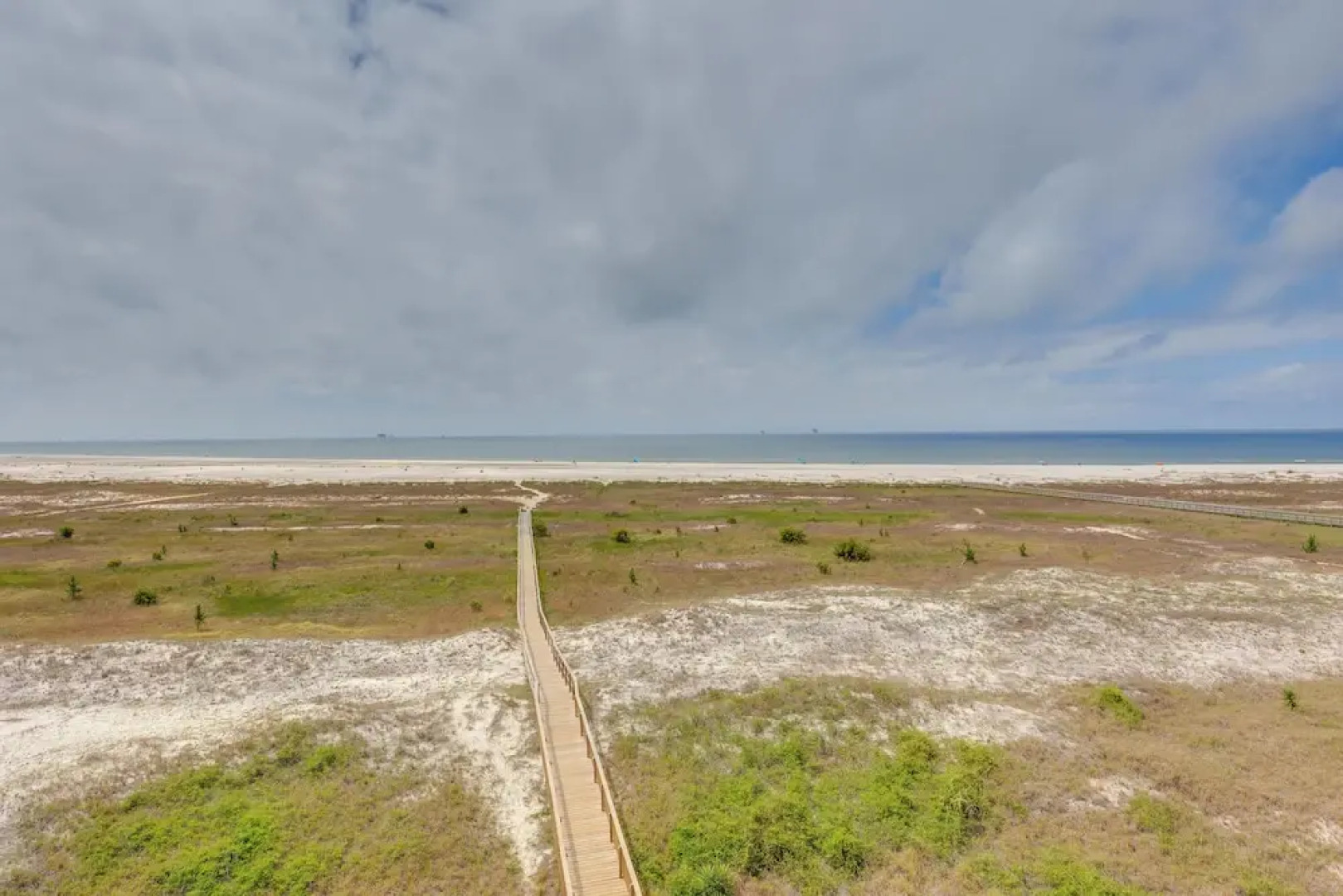 Beachfront Dauphin Island Condo w/ 2 Pools & Sauna