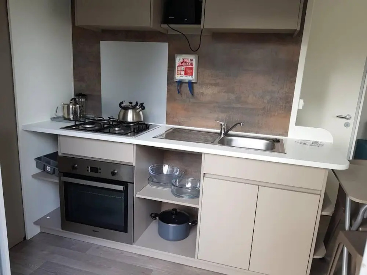 Bungalow With 2 Bedrooms in Saint-jean-de-monts, With Pool Access, Fur