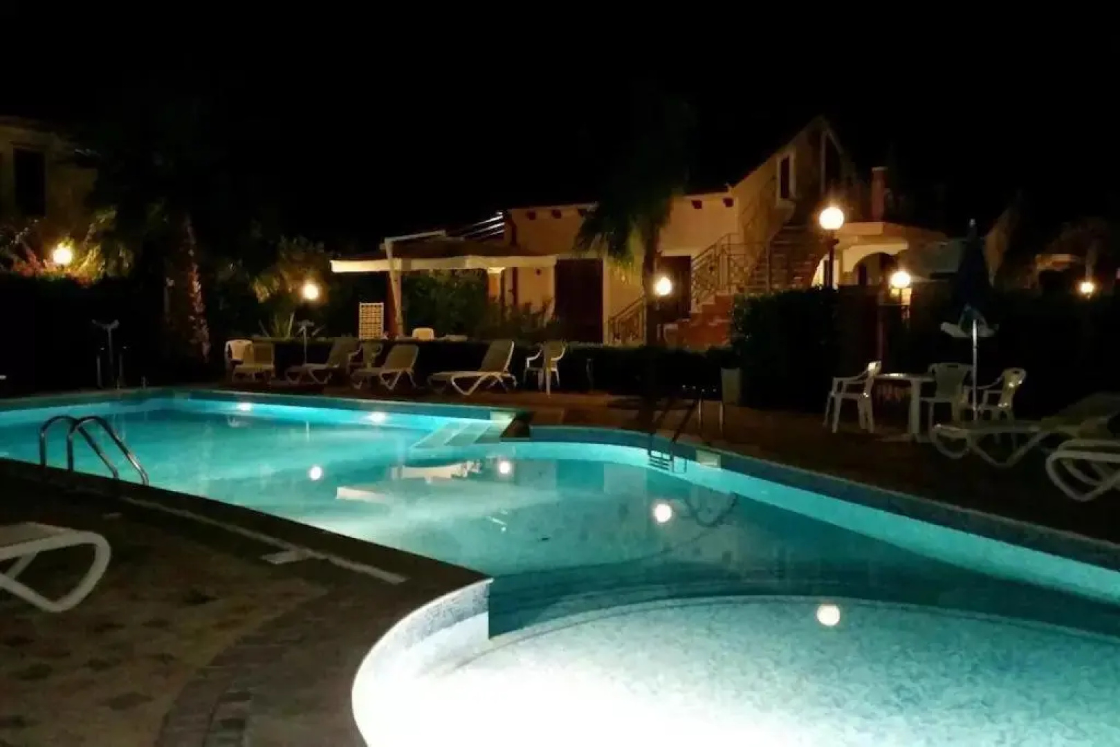 Rentopolis - Villa Amare