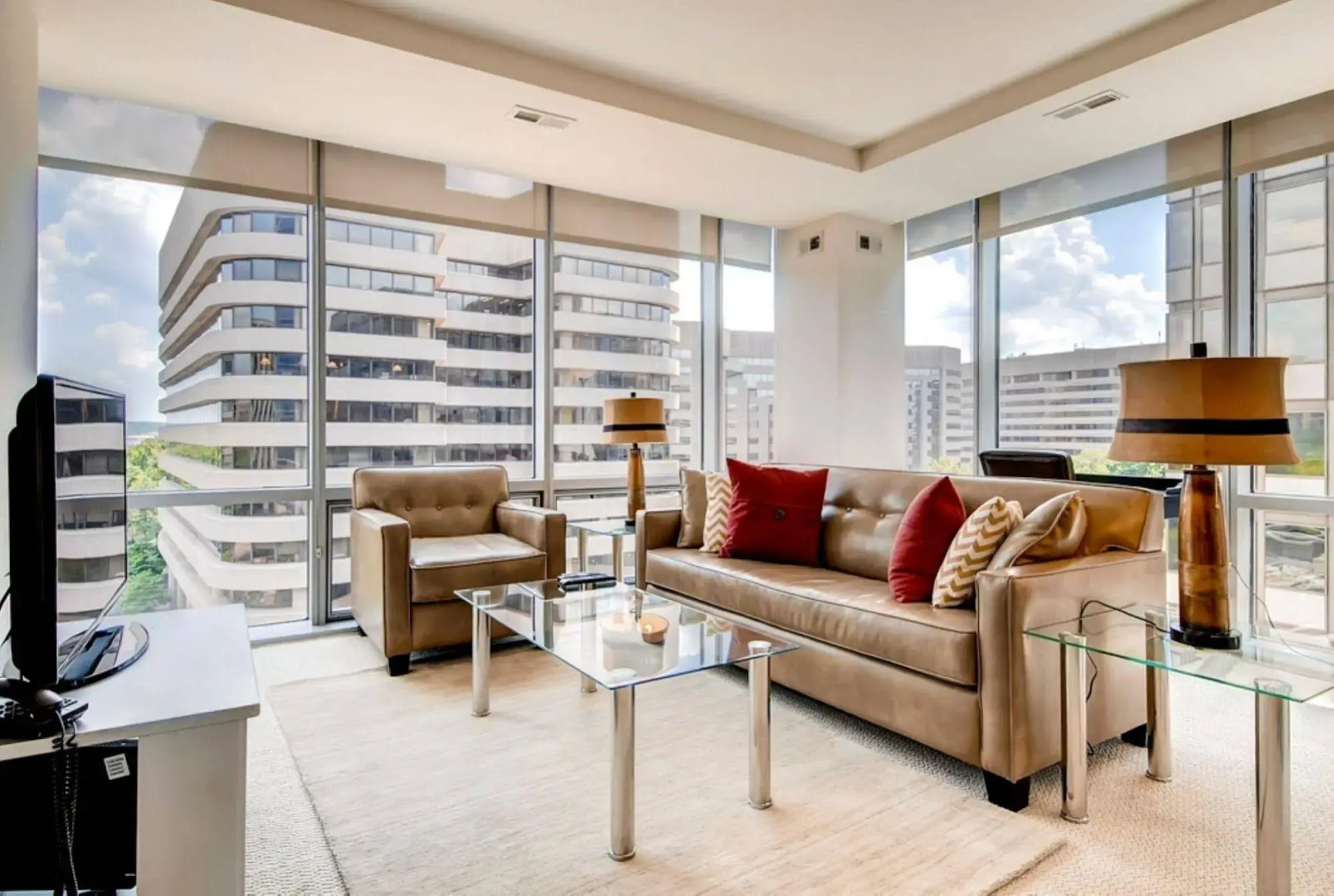 Global Luxury Suites at Crystal City