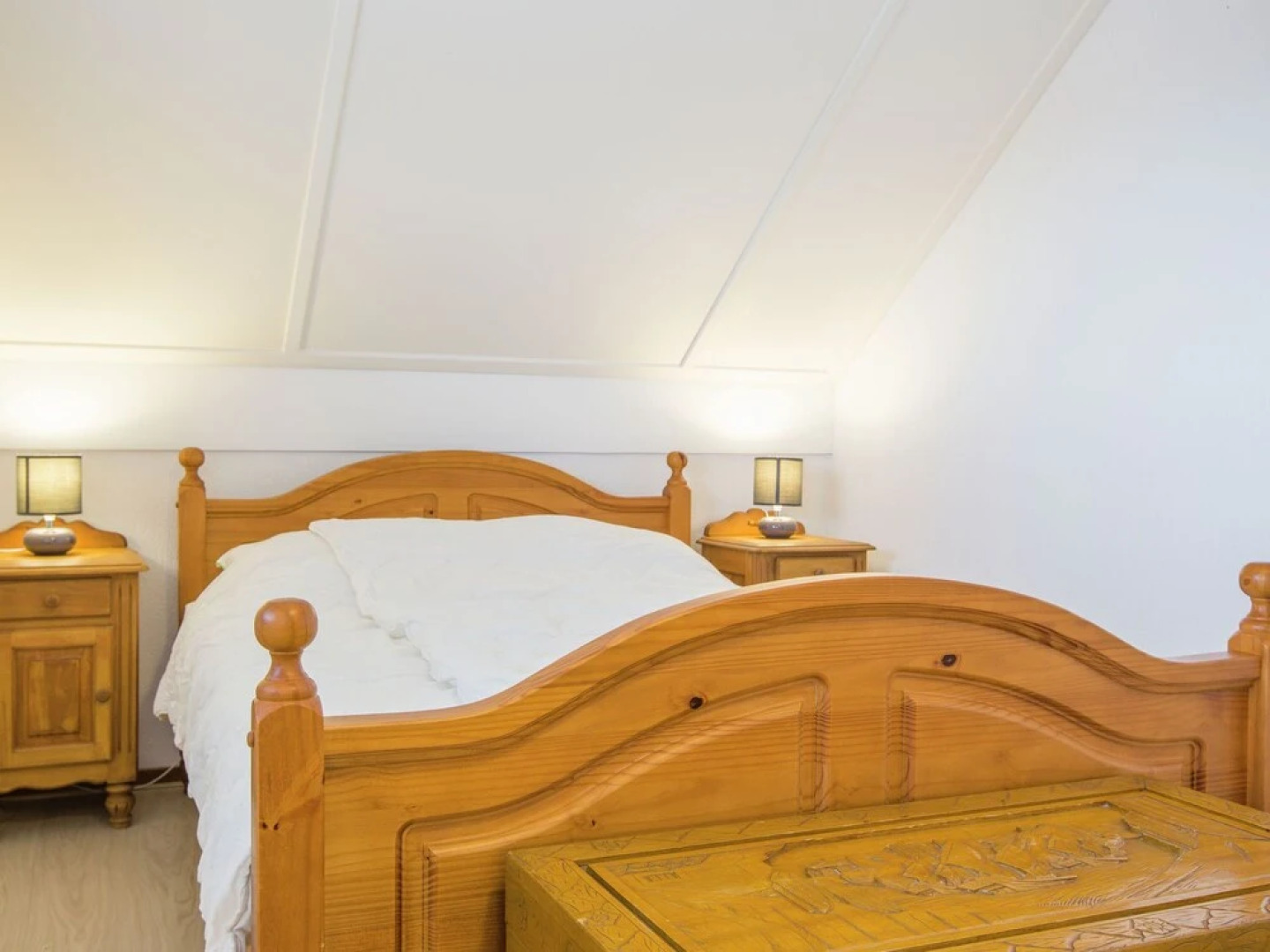 Cosy Holiday Home in Friesland by the Lake