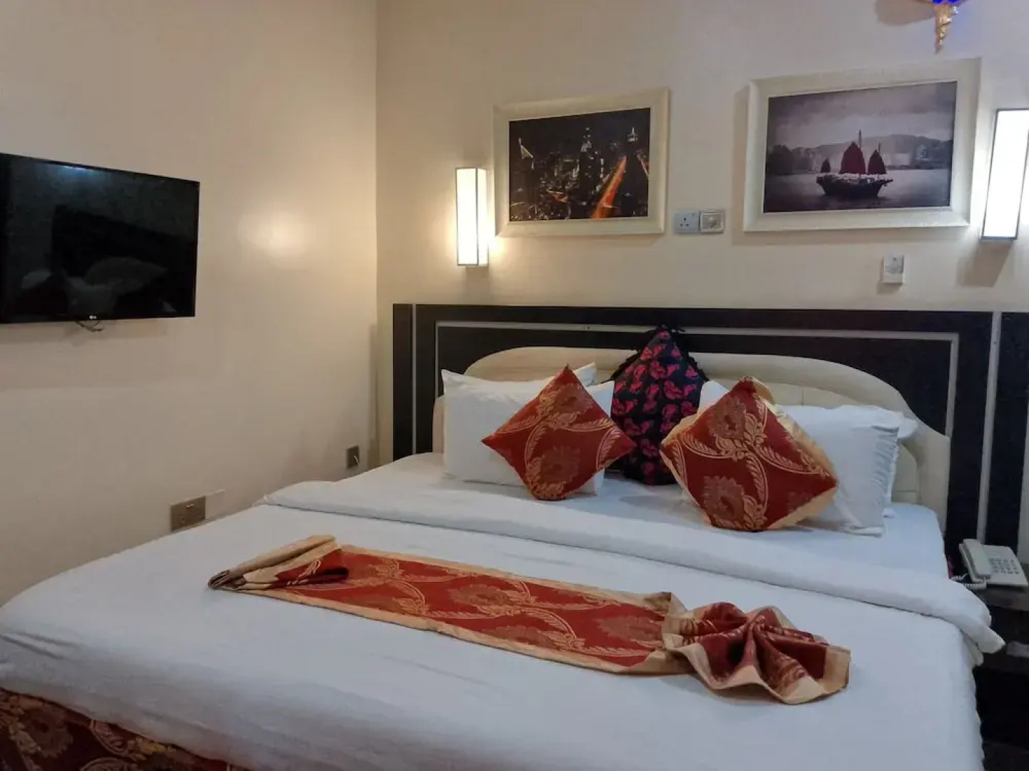 Ice Grand Hotel & Suites