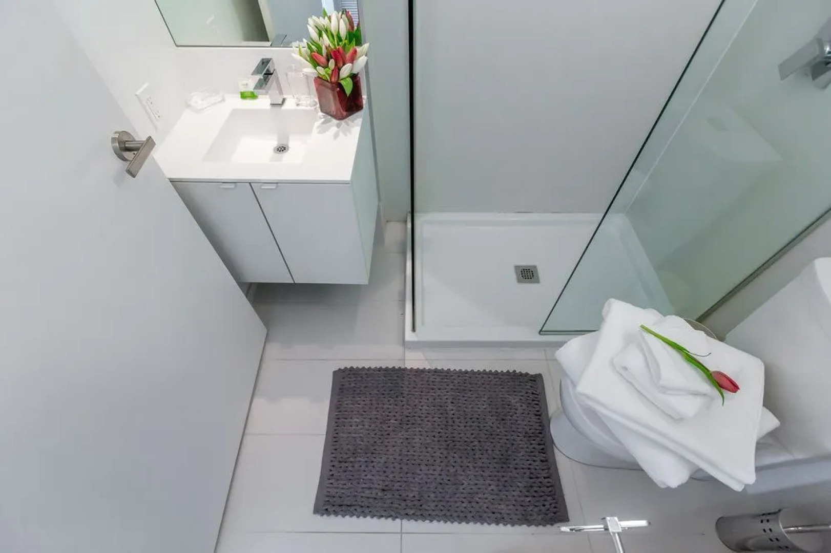 Noel Suites- Peter and Richmond St West