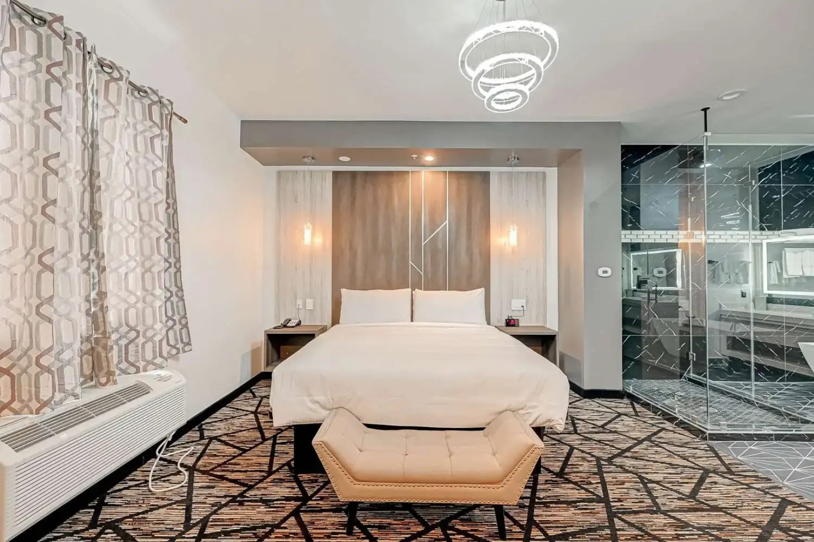 Comfeeni Inn and Suites