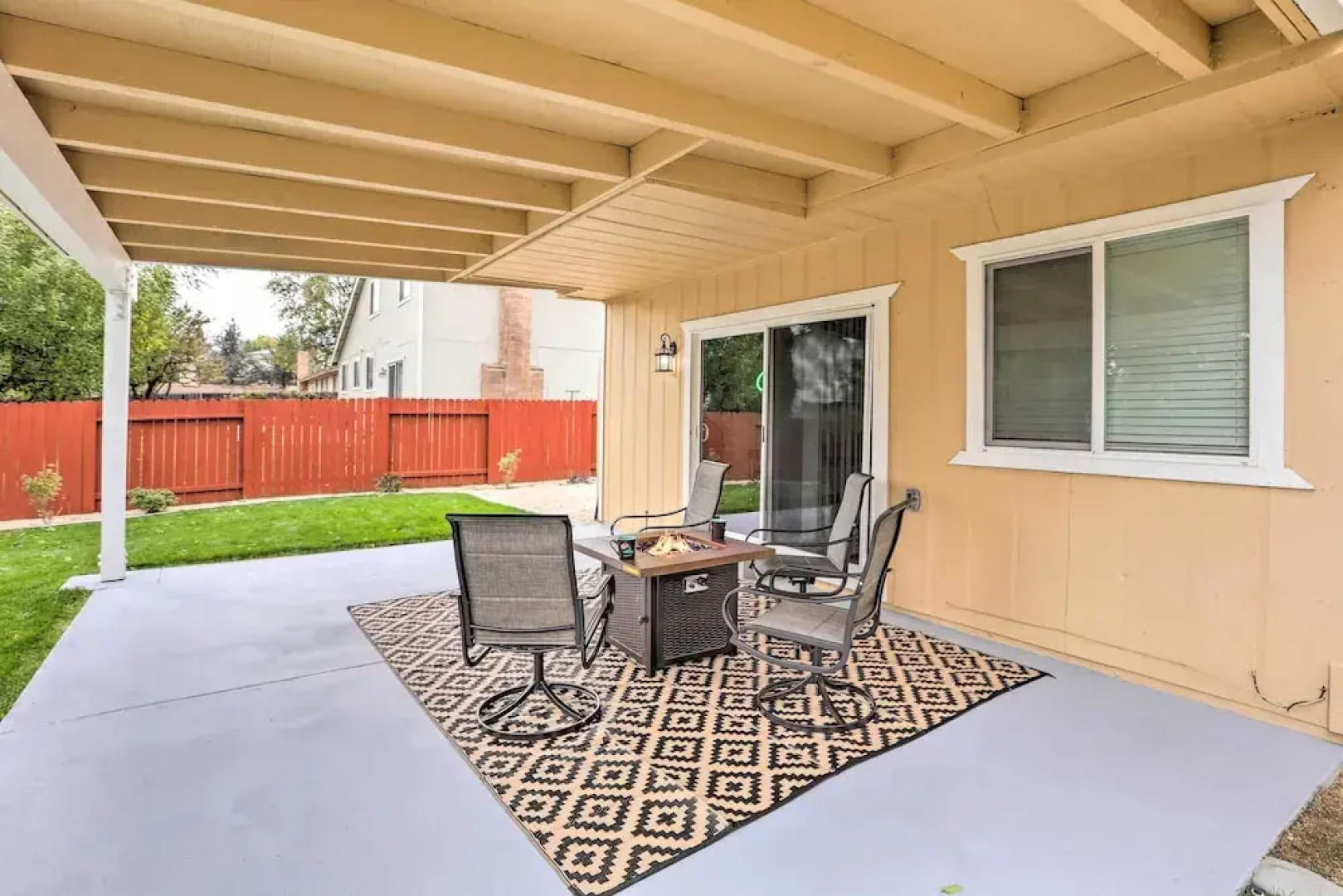 4 Mi to Dtwn Reno: Sleek Family Retreat!