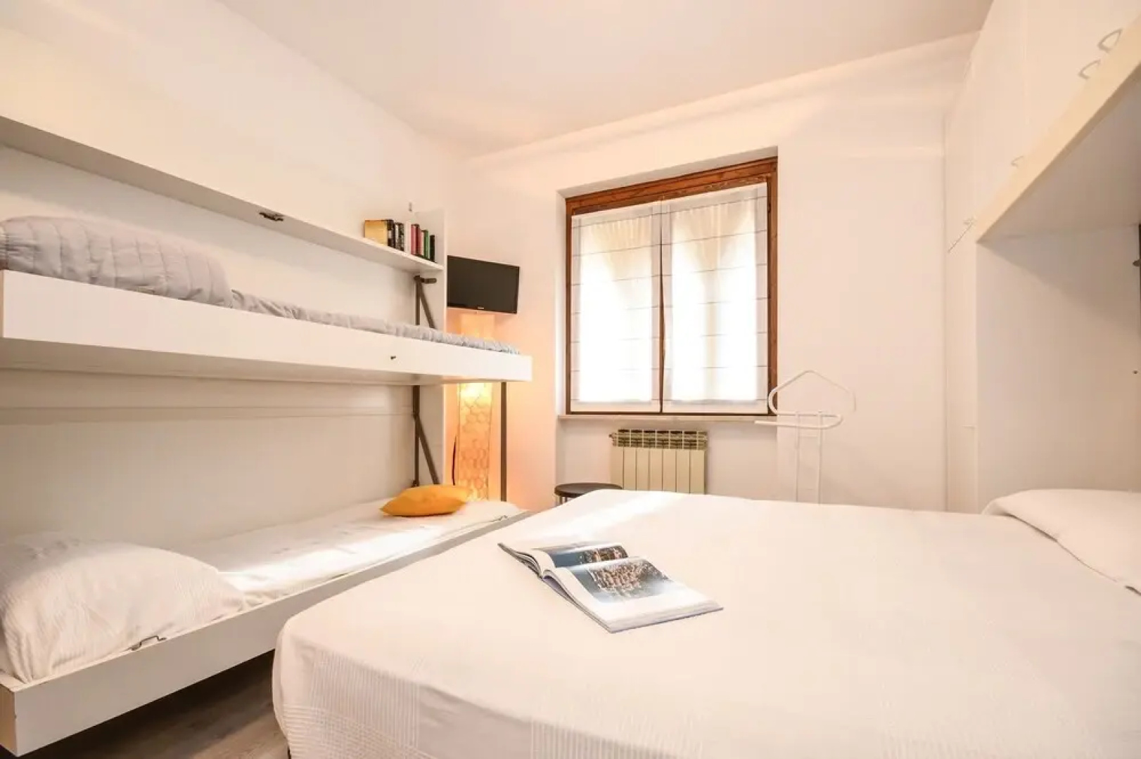 Zoe Apartment