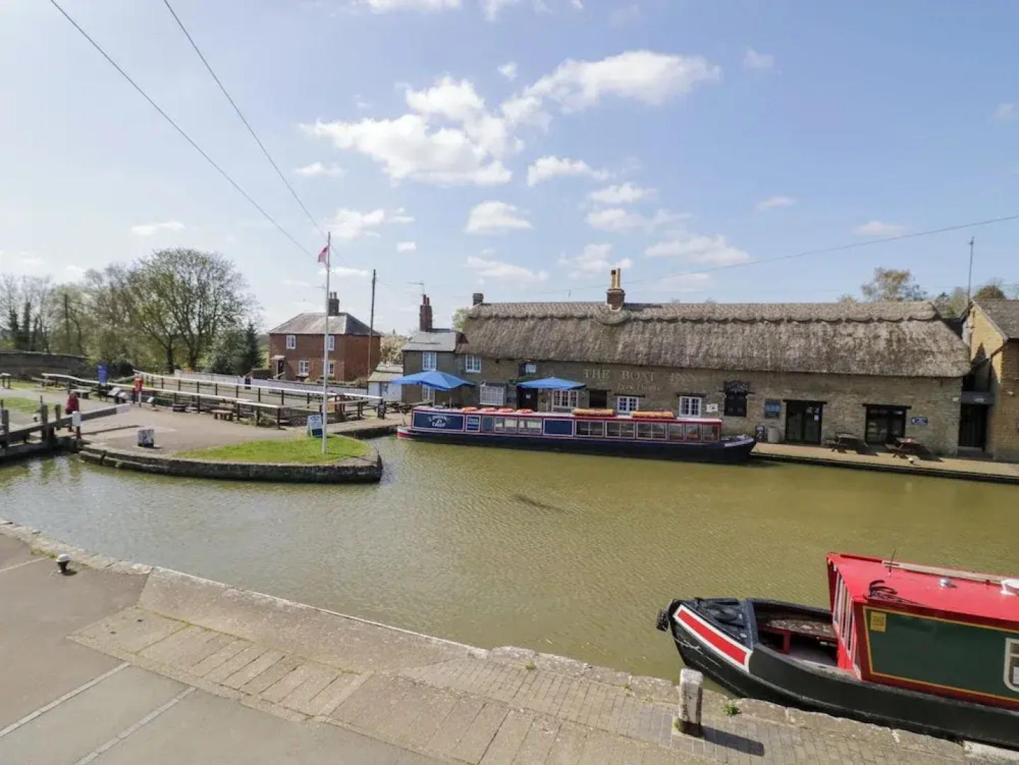 4 Canalside Cottages