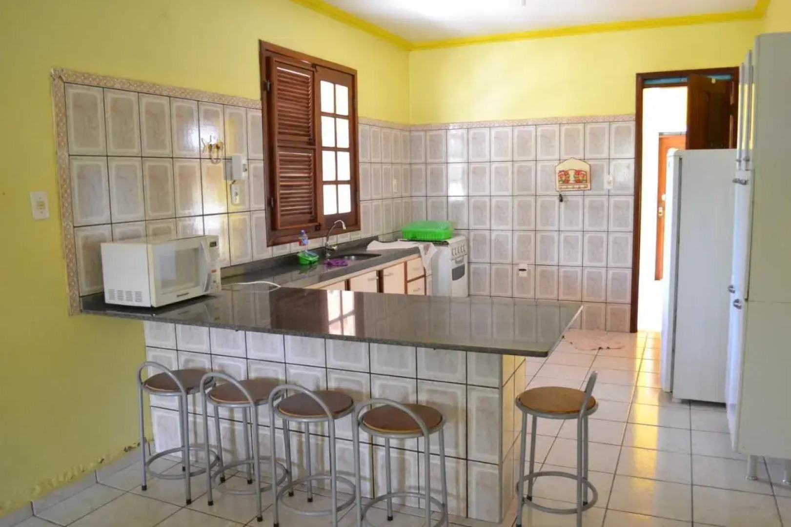 Casa de 4 quartos á 6Km da praia de Lagoinha-ce