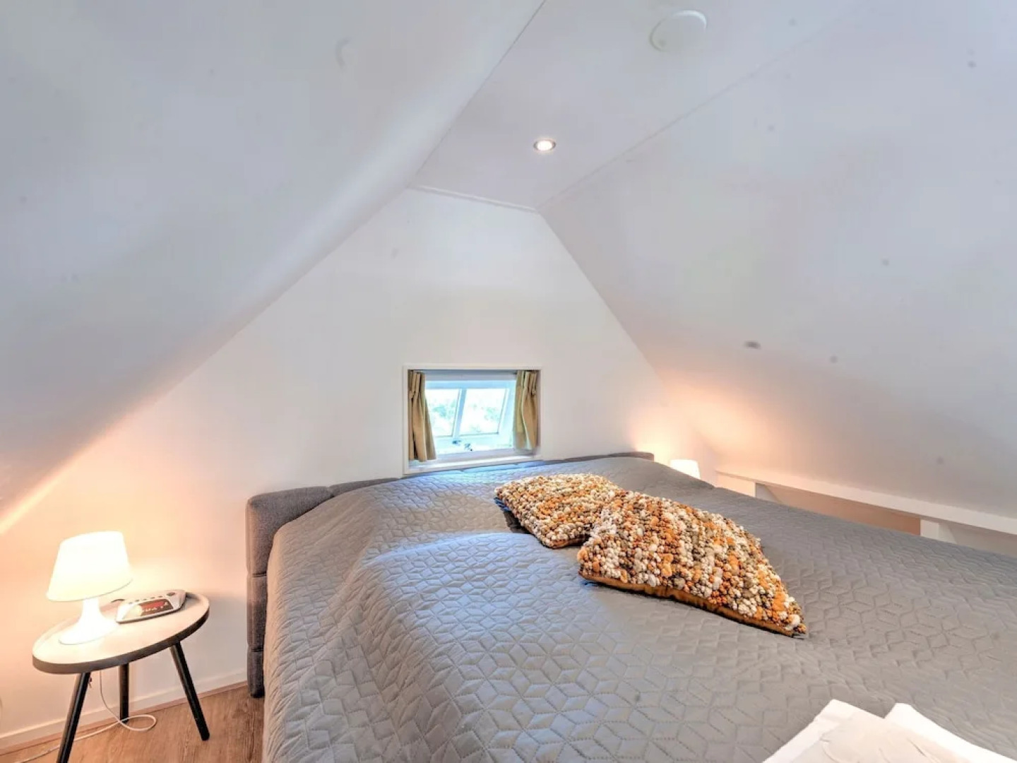 Modern Holiday Home in old Centre of Giethoorn With 2 Hours of Boat use