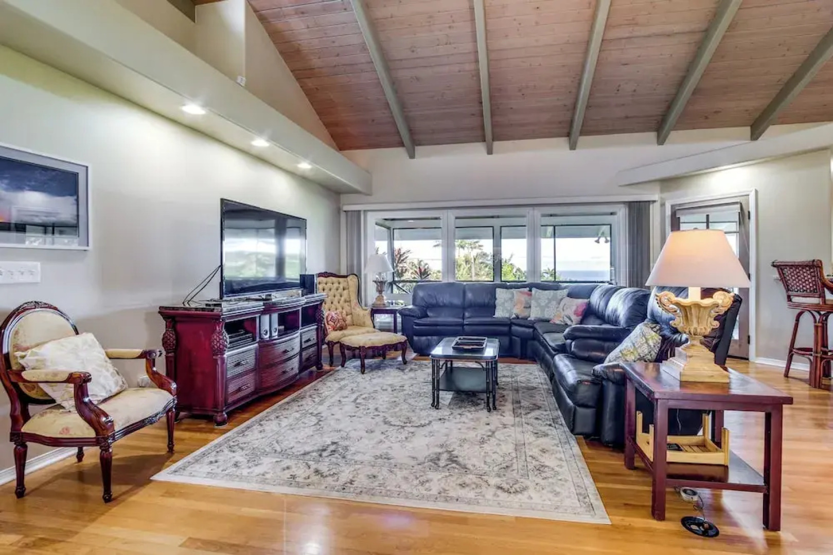 Honomu Home w/ Screened Lanai + Ocean Views!