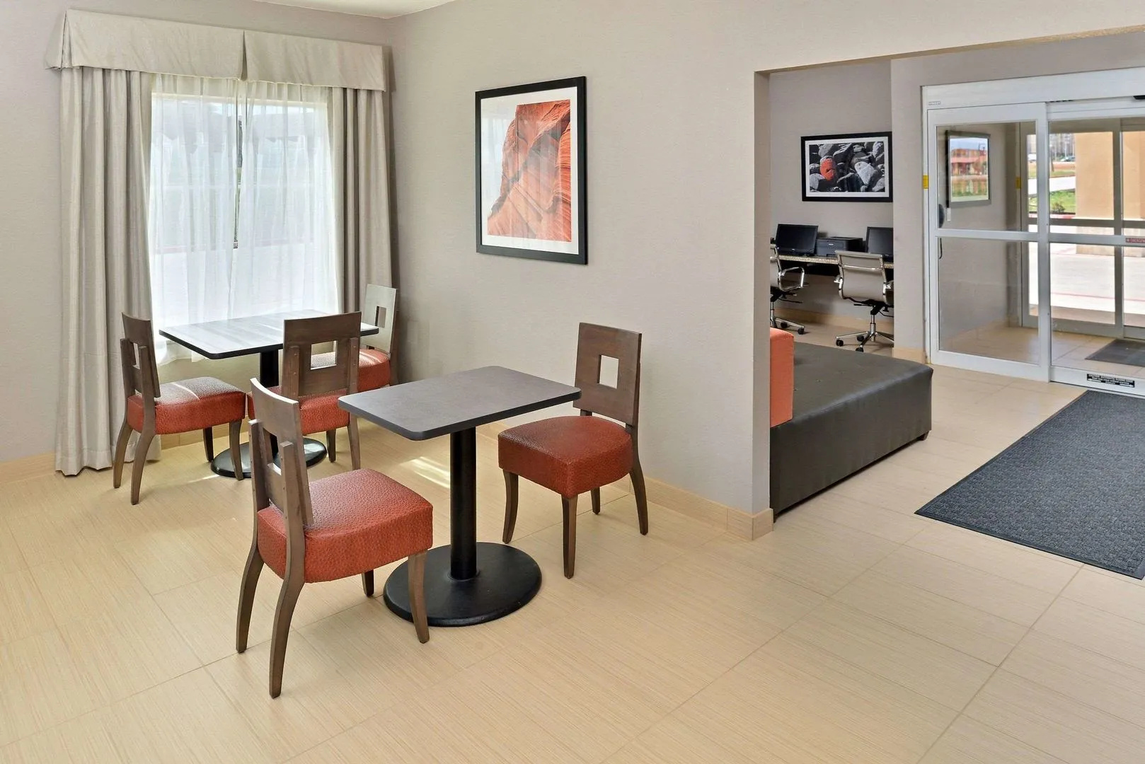Scottish Inns & Suites