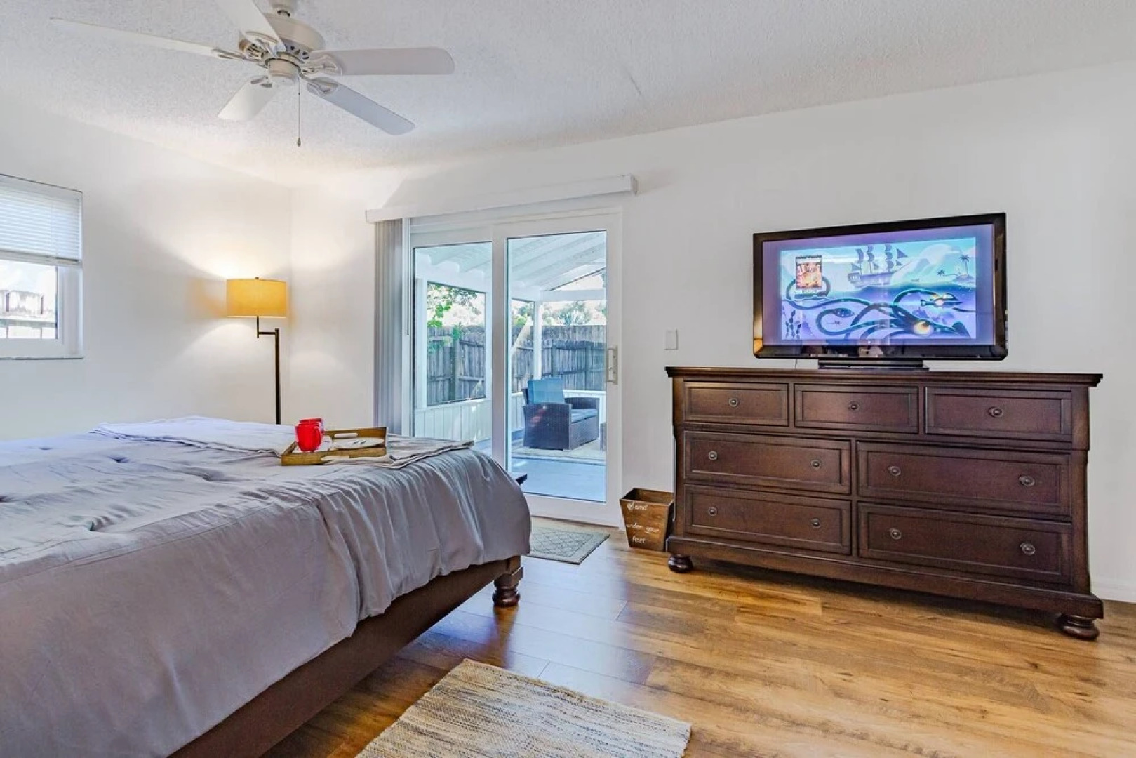 Mova Poolside Escape