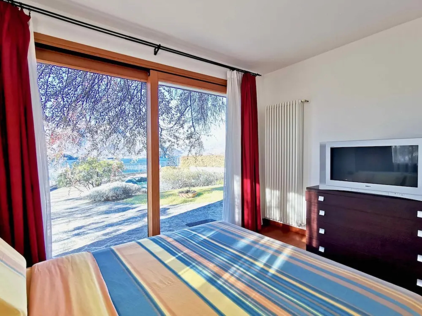 Sumptuous and panoramic Lake Como villa.