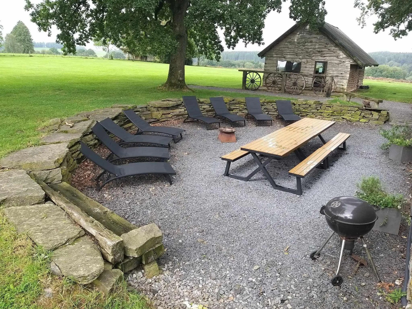 Very spacious house with sauna, spa and countryside views