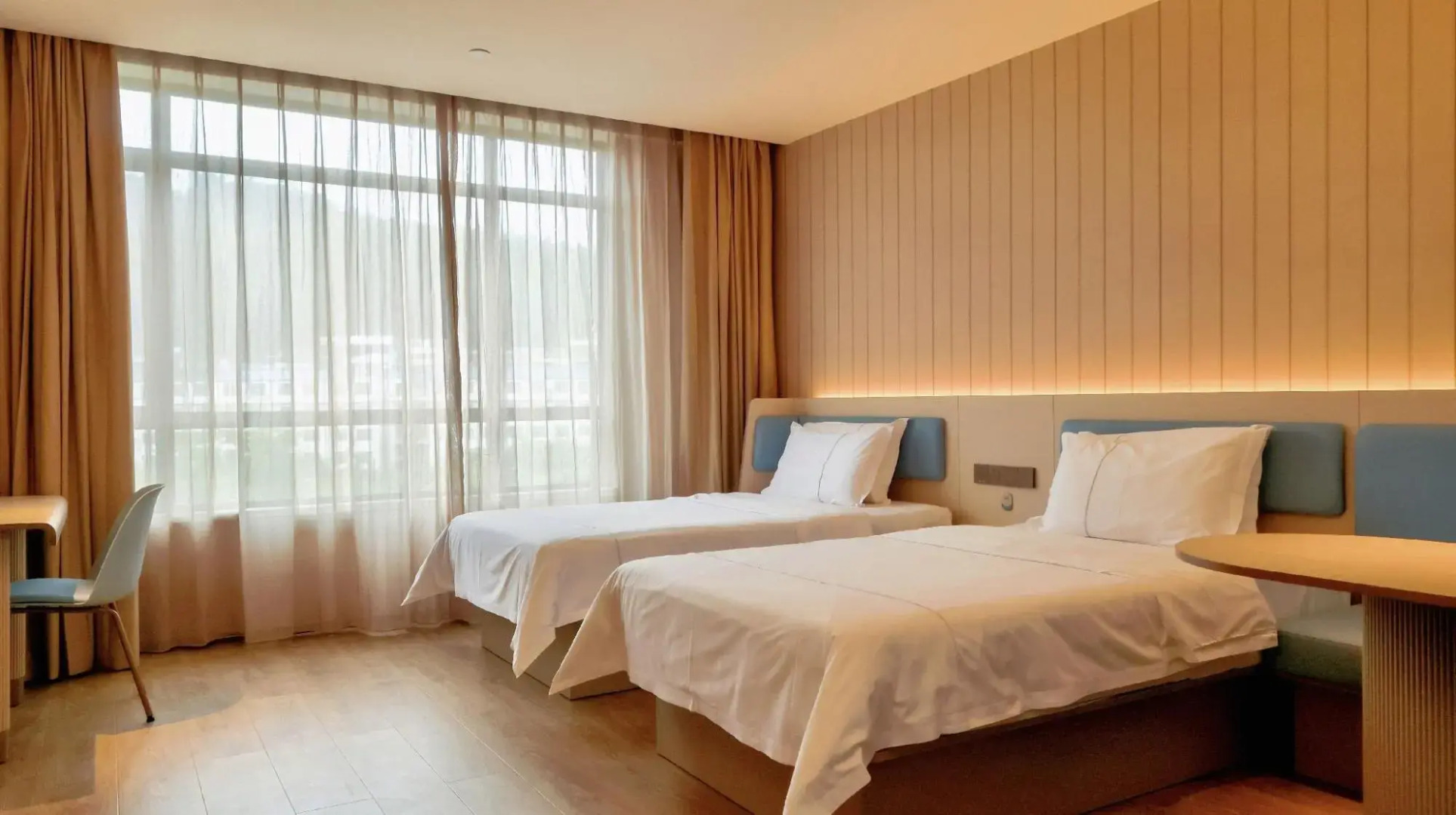 Bama Shouxiang International Hotel