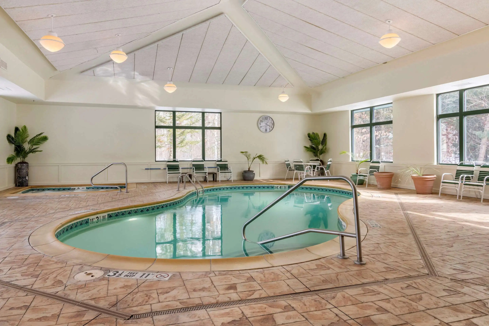 Comfort Inn & Suites Lake George