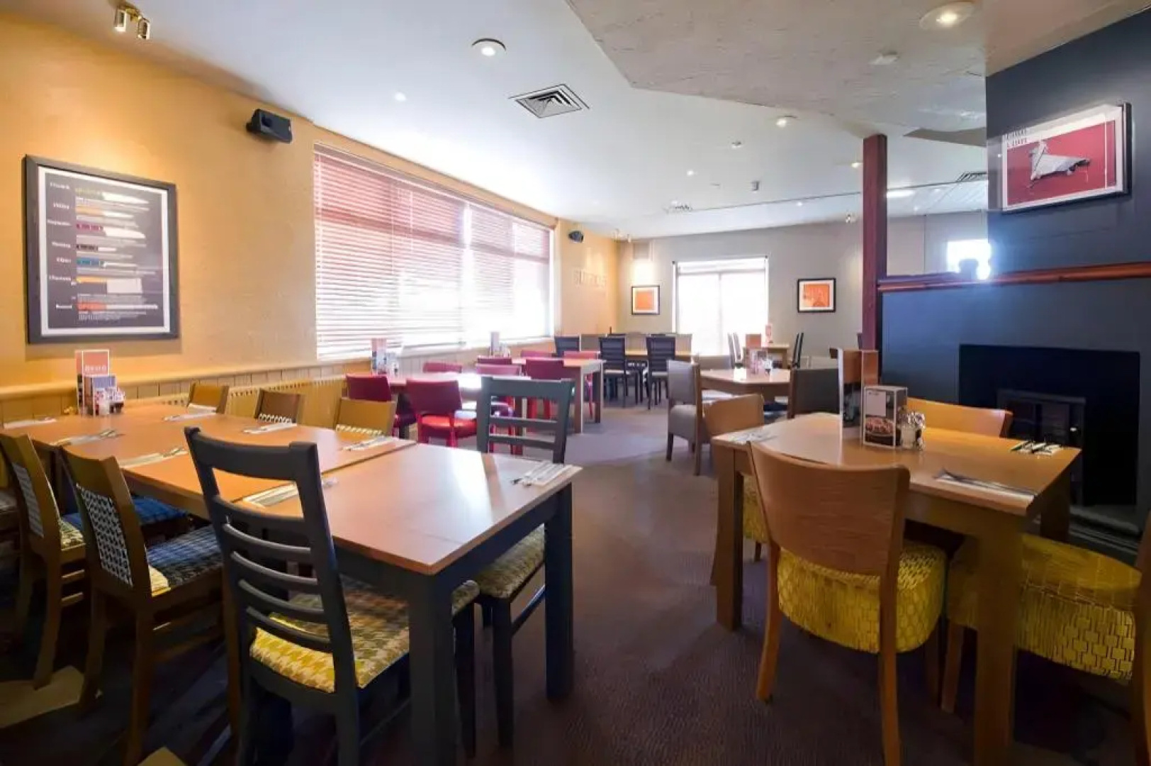 Premier Inn Livingston (M8/J3)