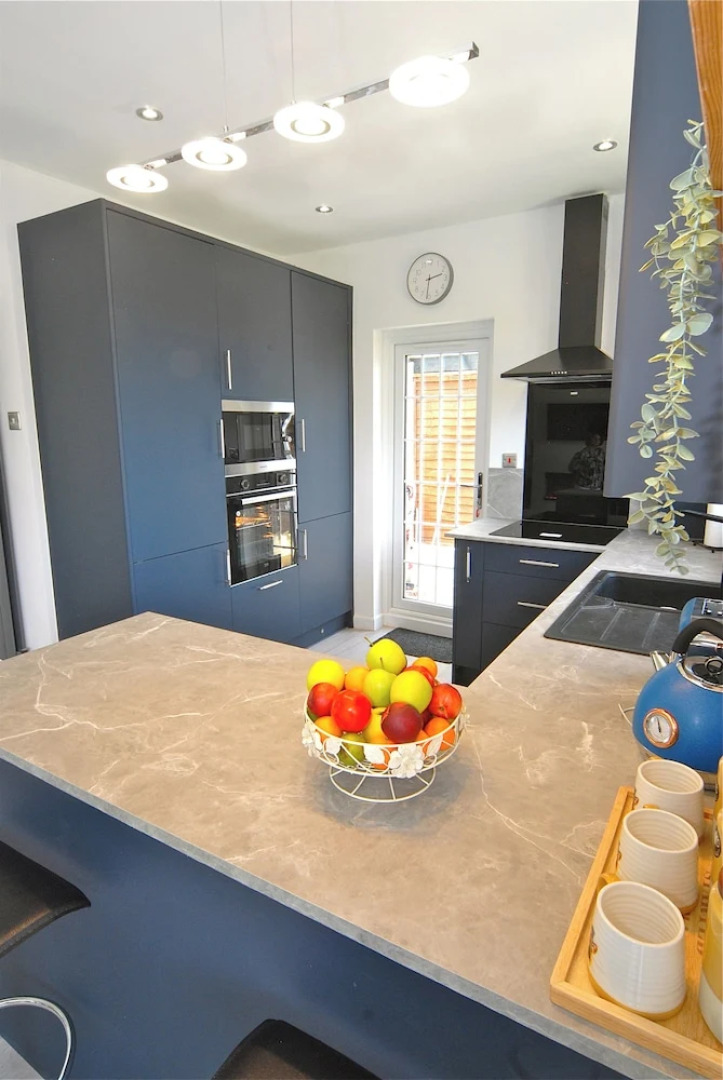 Cozy Cottage Stay - Modern, Cozy, Close to London