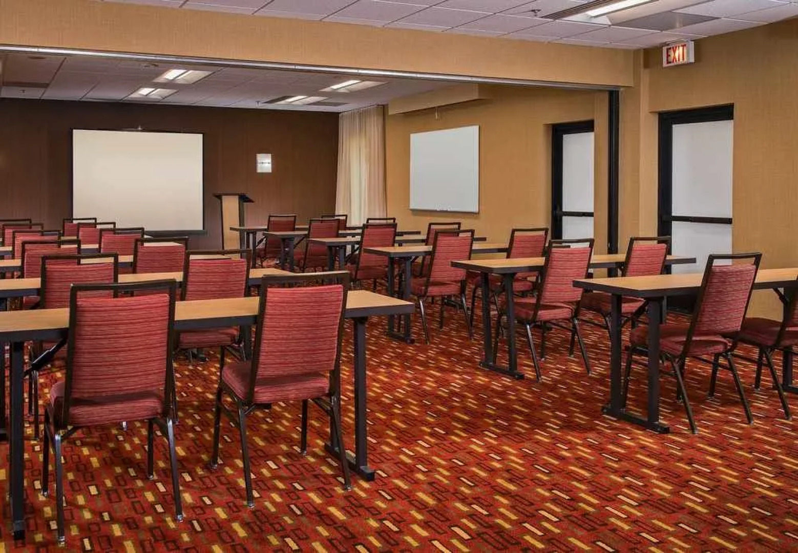 Courtyard Williamsburg Busch Gardens Area