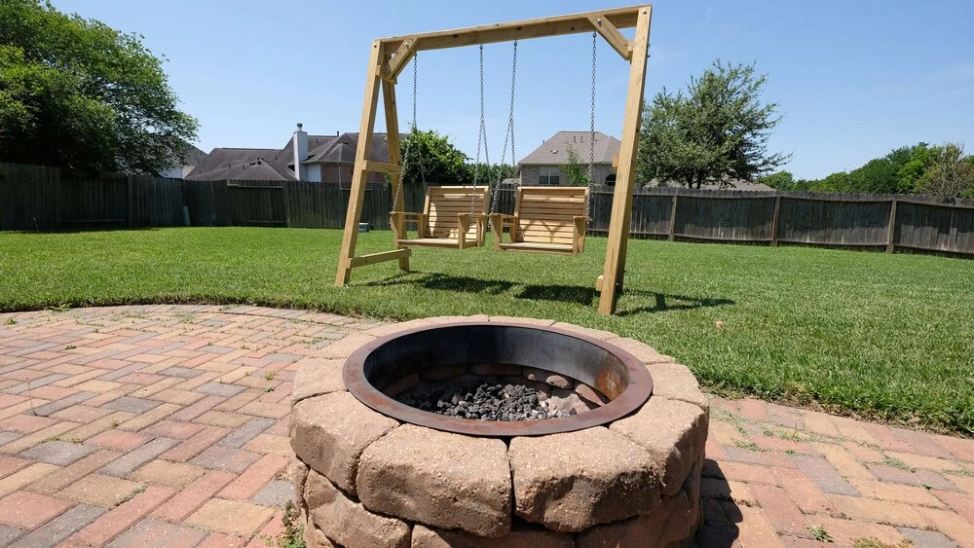 5Bdrm 3.5Bath 12Beds - HOME BIG AS TEXAS