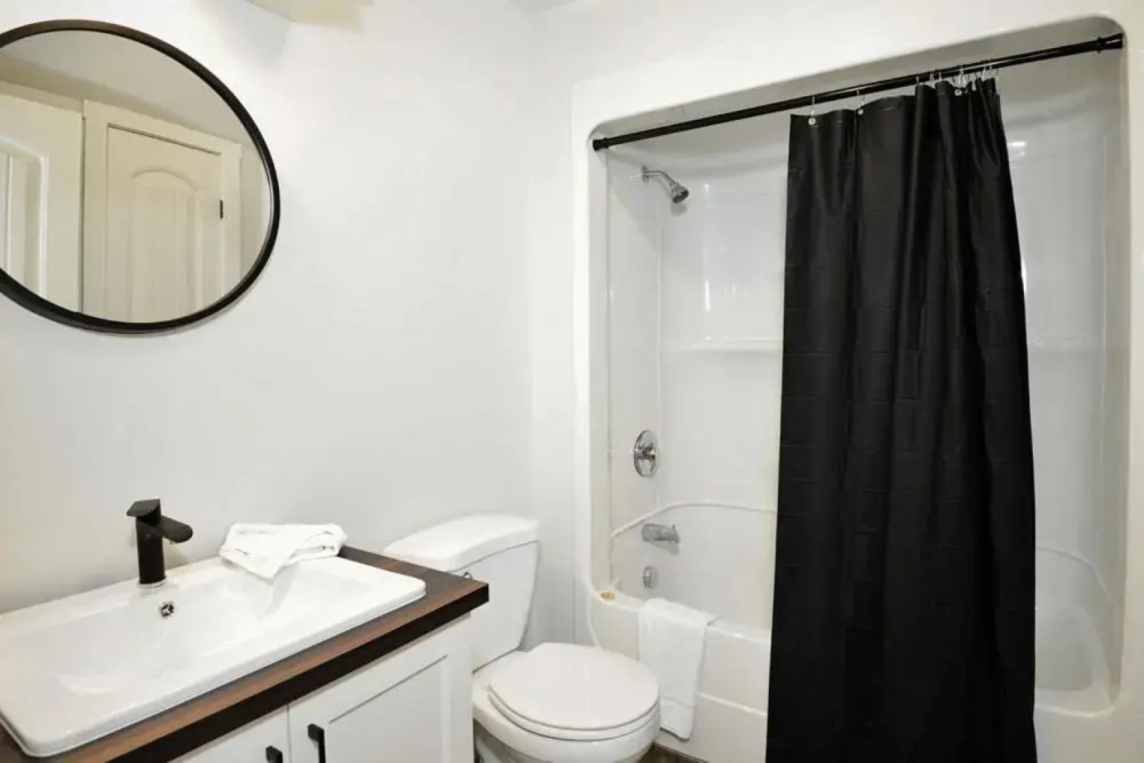 Chalets Alpins - 44 Chemin des Skieurs (Unité B)