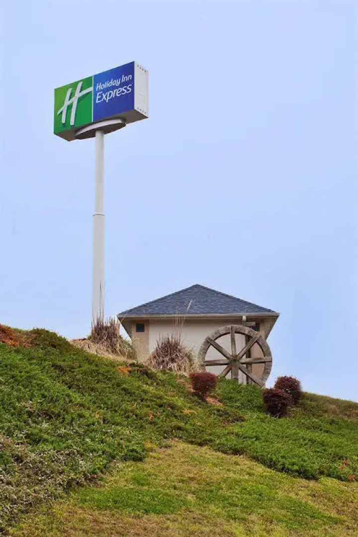 Holiday Inn Express Dillard