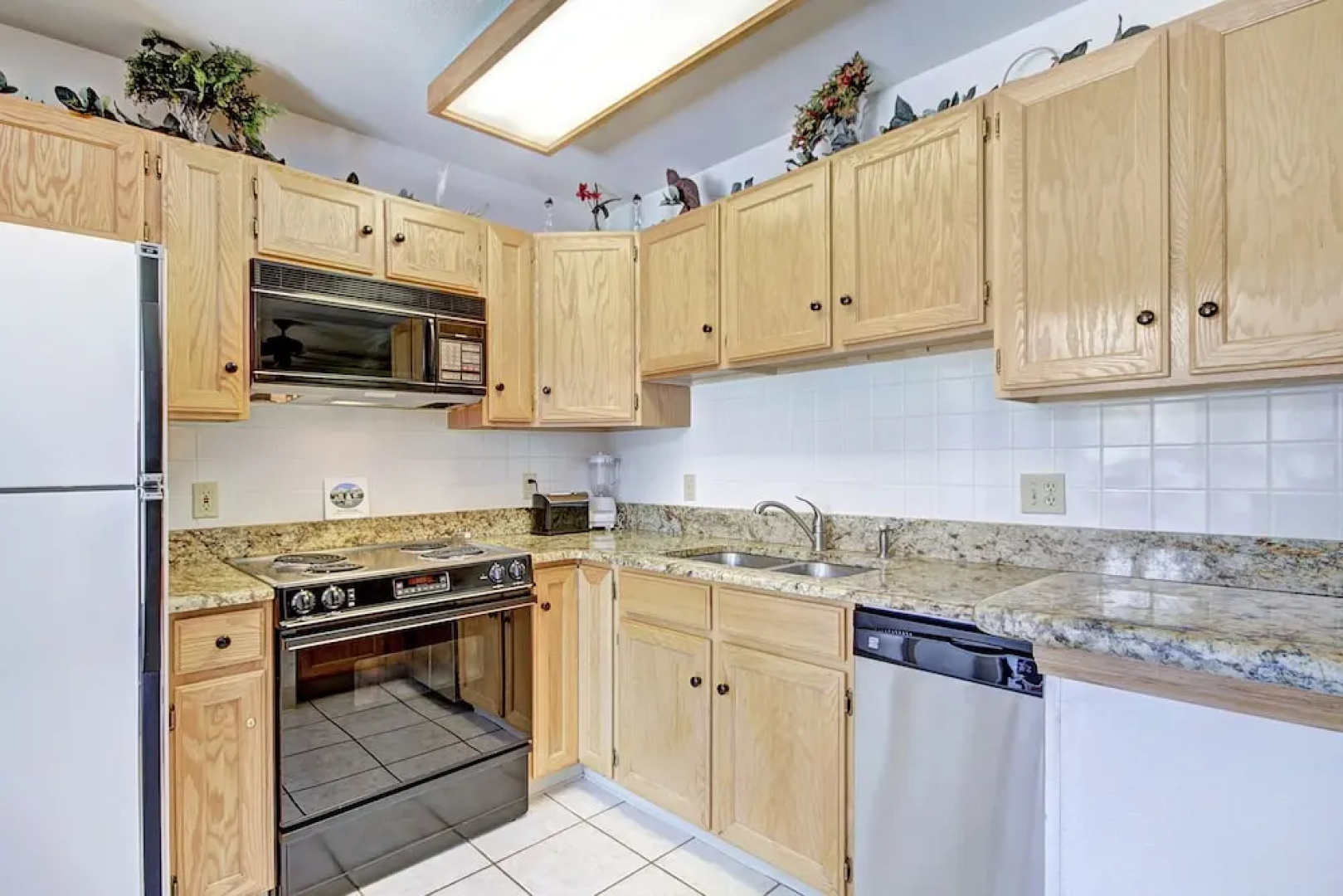 Relaxed Studio Seconds to Historic Main Street - Sleeps 4 Condo by RedAwning