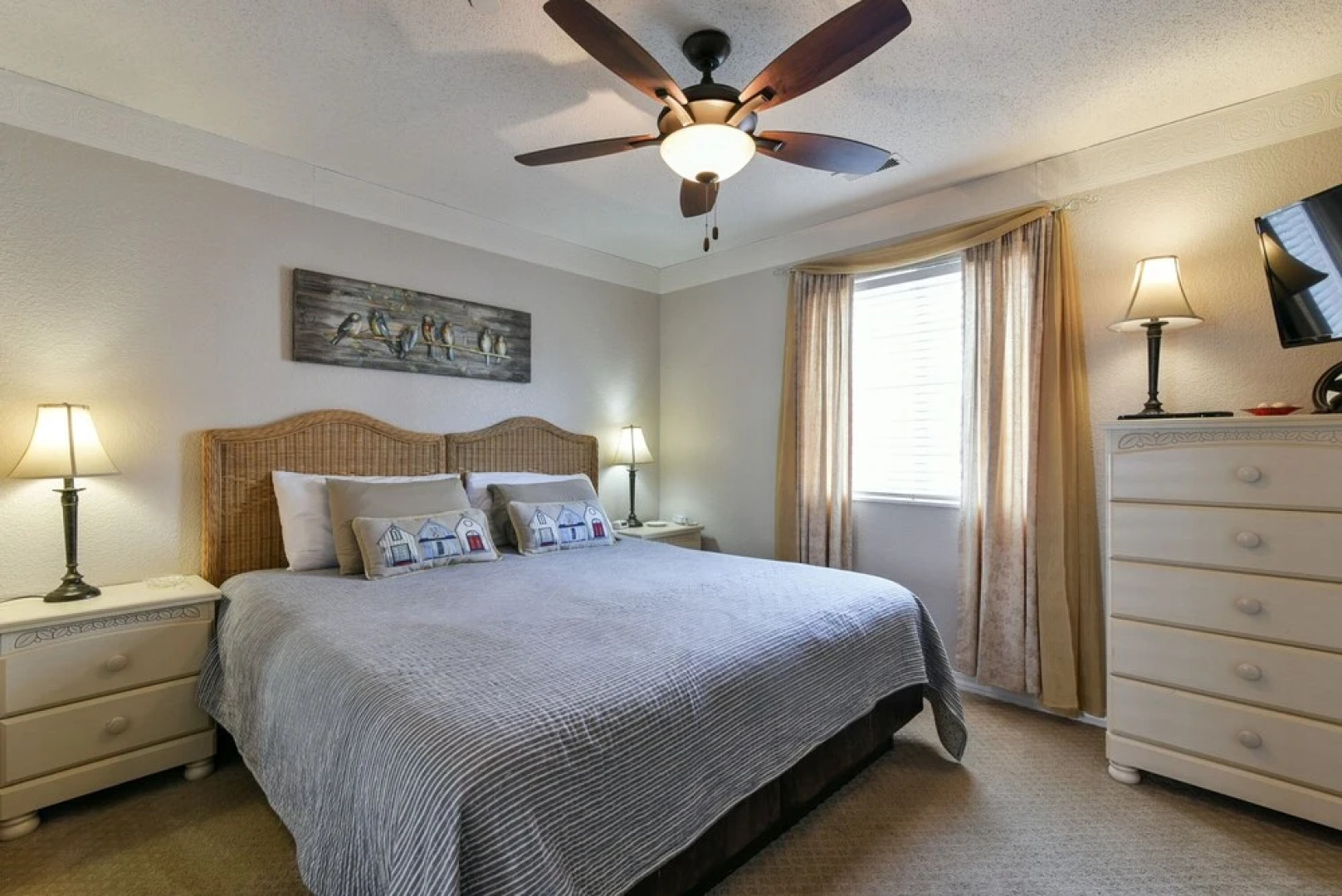 700 Emerald Point 3 Bedroom Condo