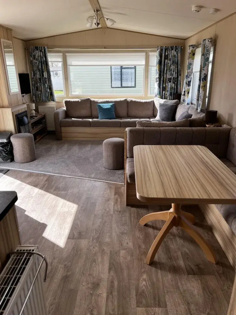 pet Free 2 Bedroom Caravan With Decking at Heacham