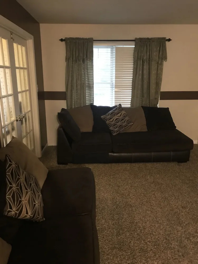 Annapolis home with many amenities