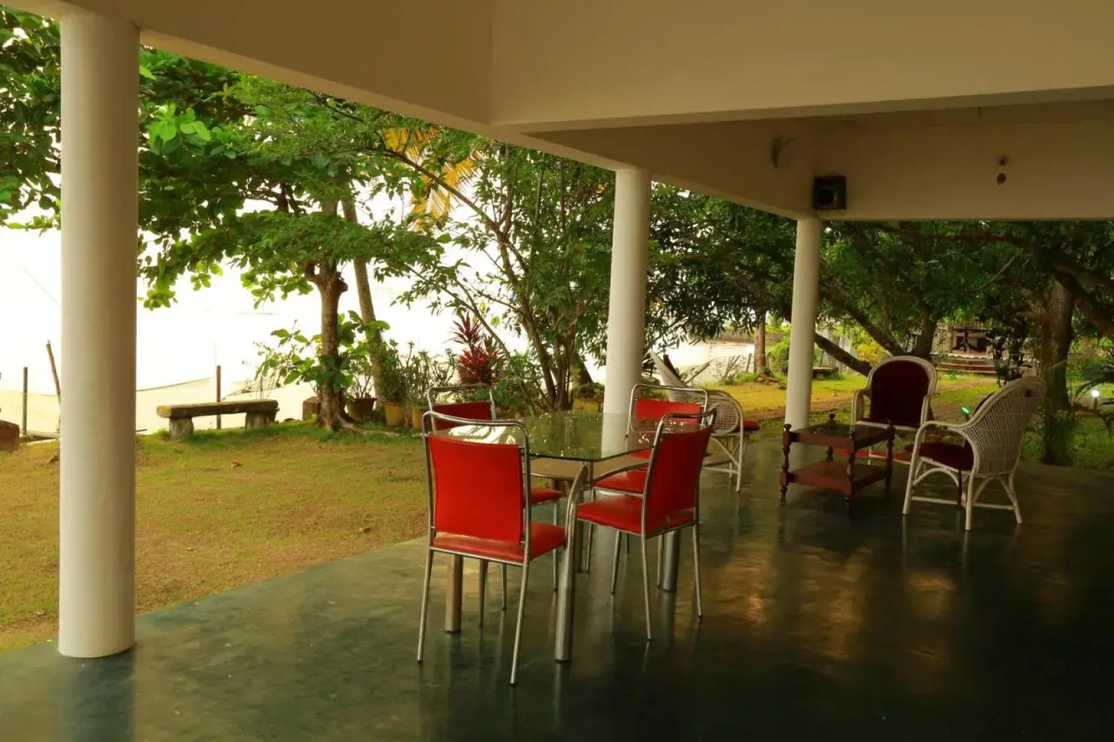 orchid lake view homestay