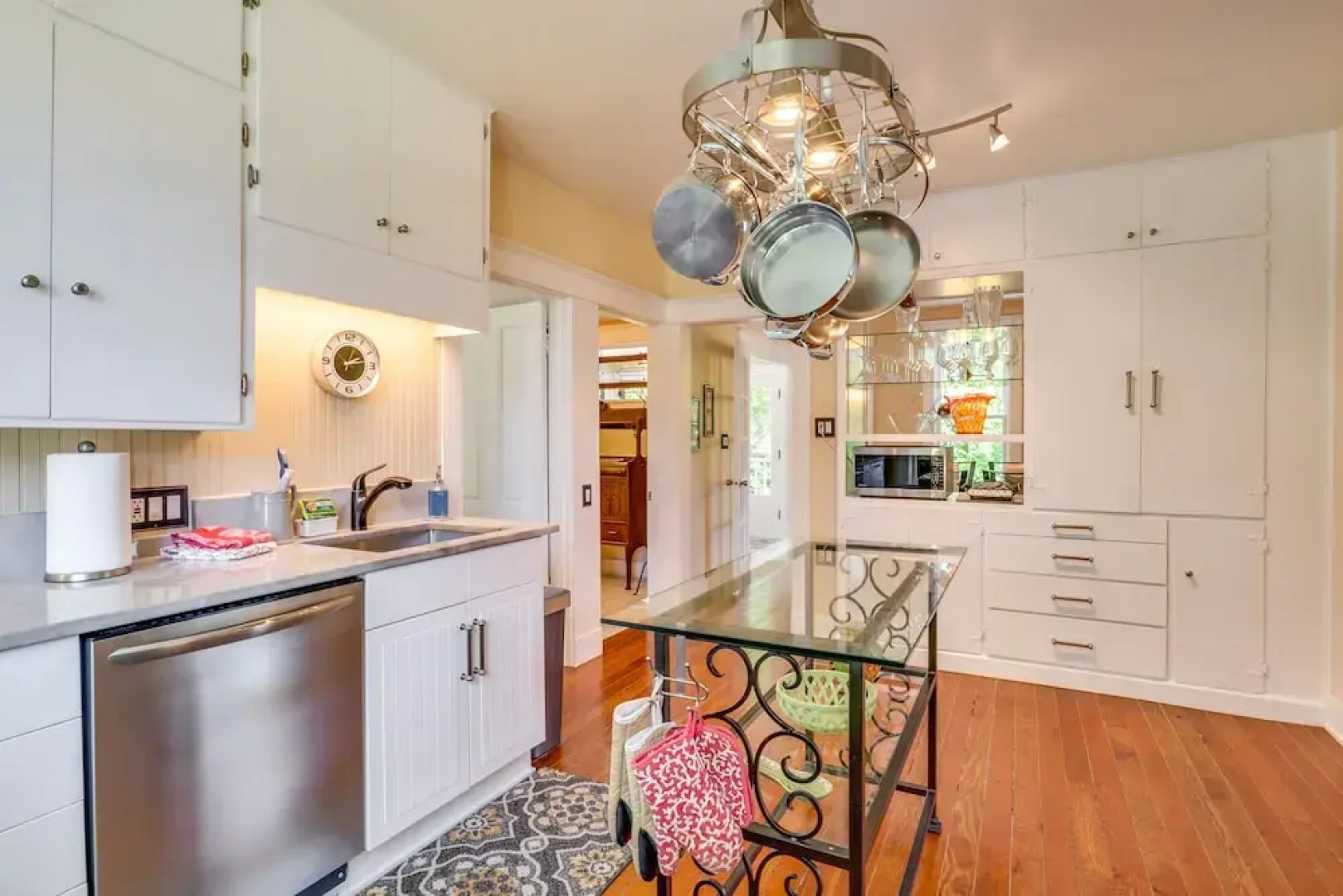 Historic Home Near Downtown Salem: Walk to Capitol