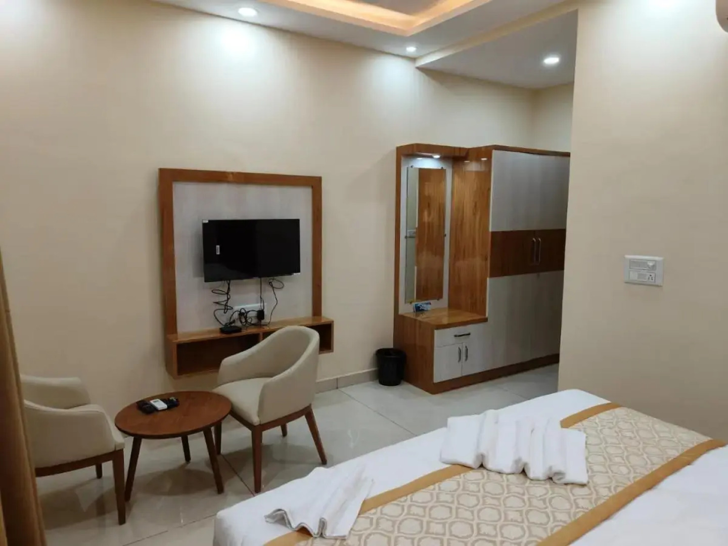 The Waves Hotel Sarjapura