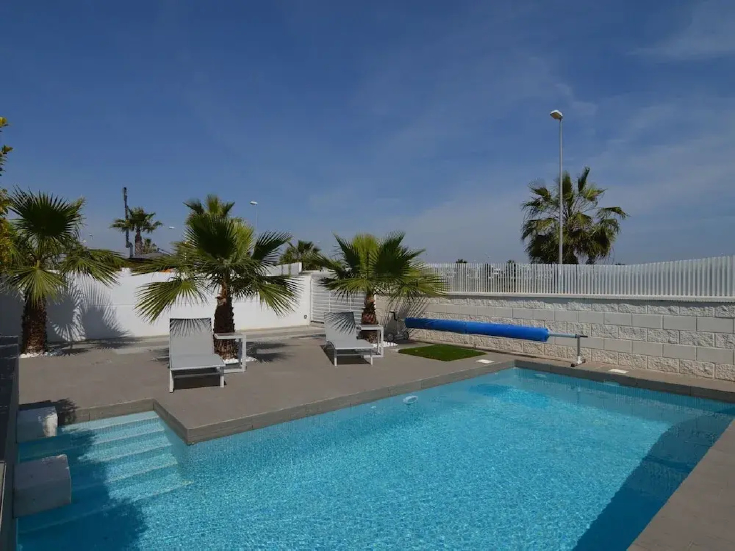 Villa With Garden & Roof Deck
