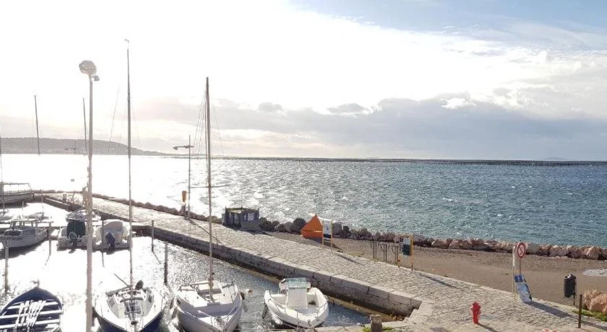 A La Voile Blanche