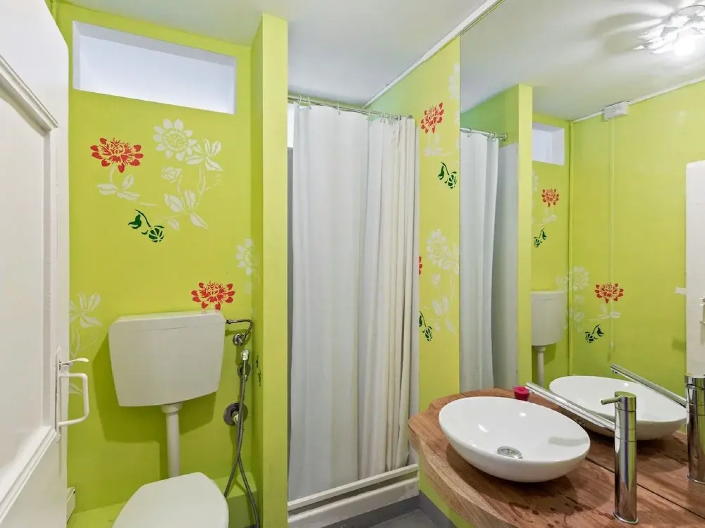 Mesmerising Mansion in Morro D'alba With Swimming Pool