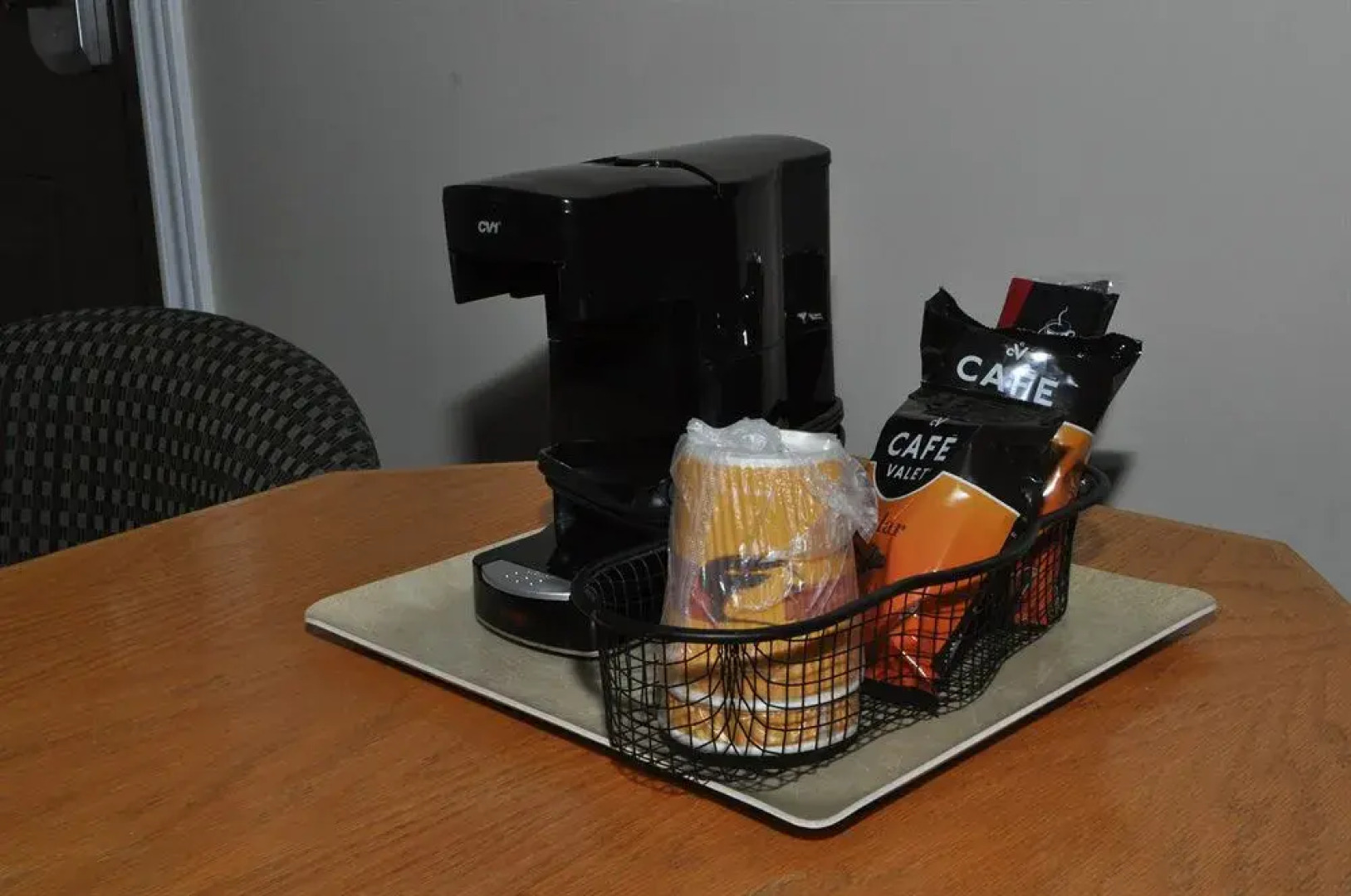 Colonial House Motor Inn