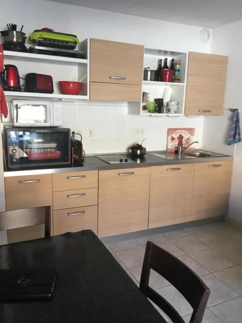 Studio 102 Les Sandia